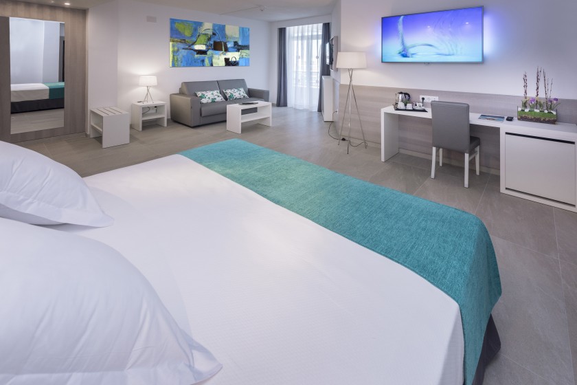 OLYMPUS PALACE HOTEL 4*